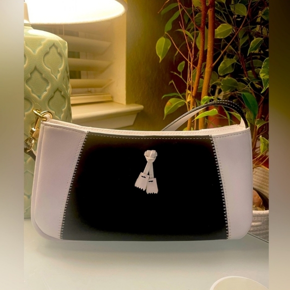 Jones New York Black and White Tuxedo Tassel Clutch EUC - Picture 11 of 16